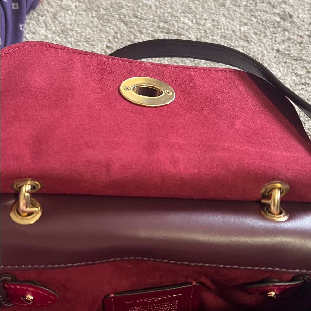Coach Burgundy Leather Turnlock Shoulder Bag Gold HW Crossbody Pink Accent - Picture 5 of 11